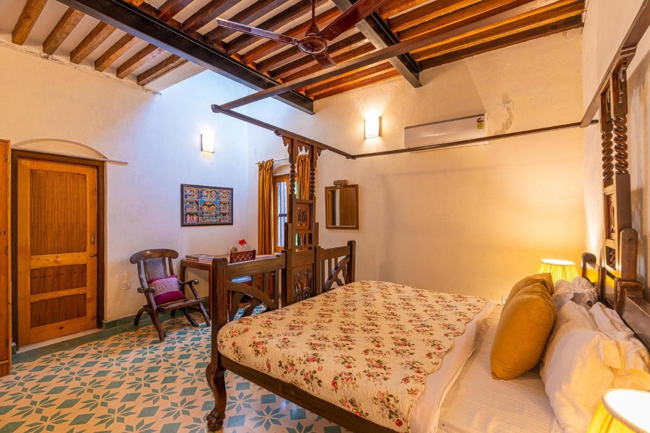 Stayvista'S Peepal Haveli - Rustic Kothi With Terrace, Breathtaking View & Bonfire Narainpur  Exterior photo
