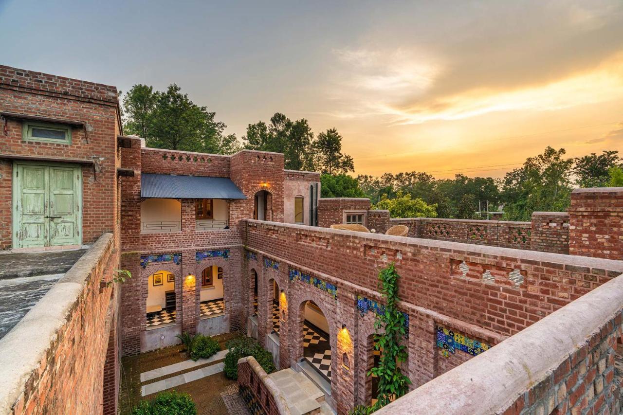 Stayvista'S Peepal Haveli - Rustic Kothi With Terrace, Breathtaking View & Bonfire Narainpur  Exterior photo